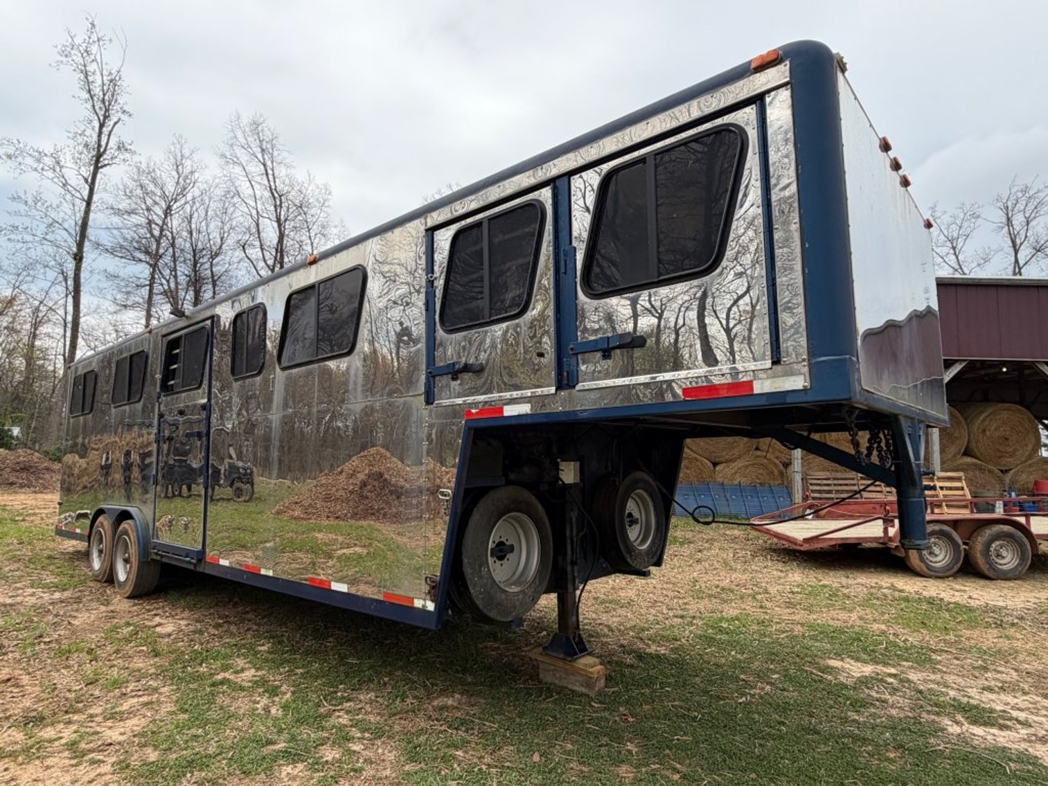 Image for 1997 GRAND PRIX 30' GOOSENECK LIVESTOCK TRAILER