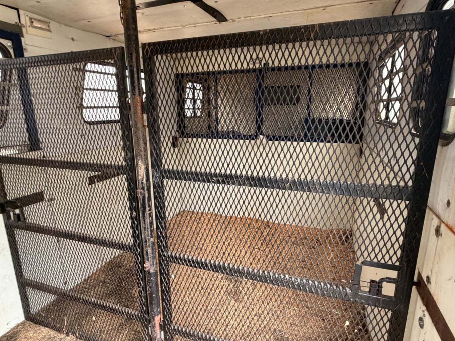 Image for 1997 GRAND PRIX 30' GOOSENECK LIVESTOCK TRAILER