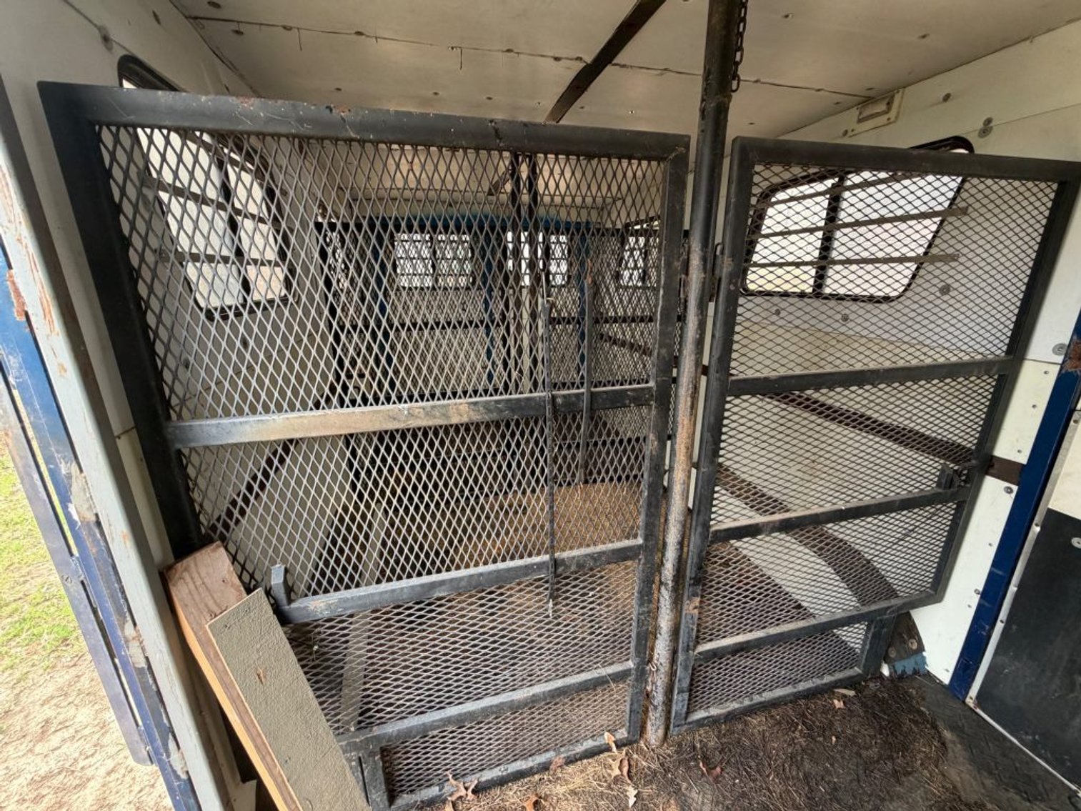 Image for 1997 GRAND PRIX 30' GOOSENECK LIVESTOCK TRAILER