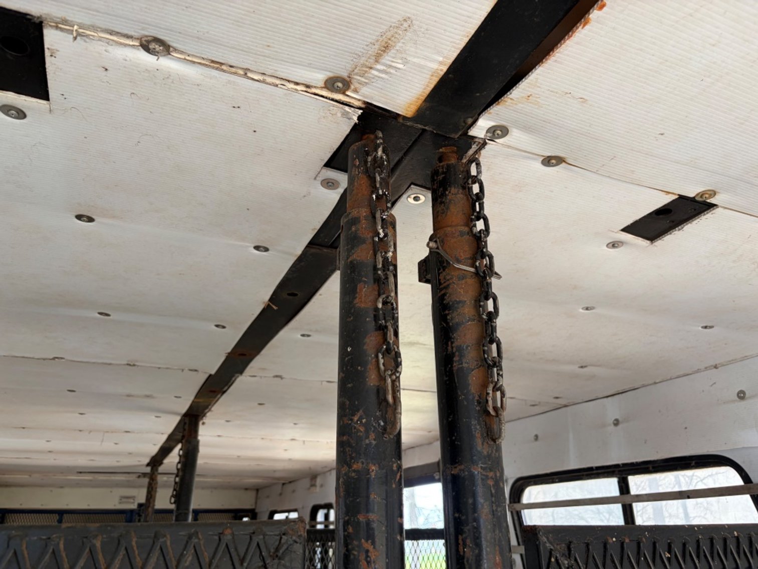 Image for 1997 GRAND PRIX 30' GOOSENECK LIVESTOCK TRAILER