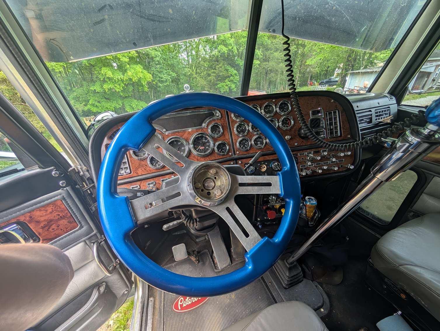 Image for 2005 PETERBILT 379 TANDEM AXLE TRUCK TRACTOR