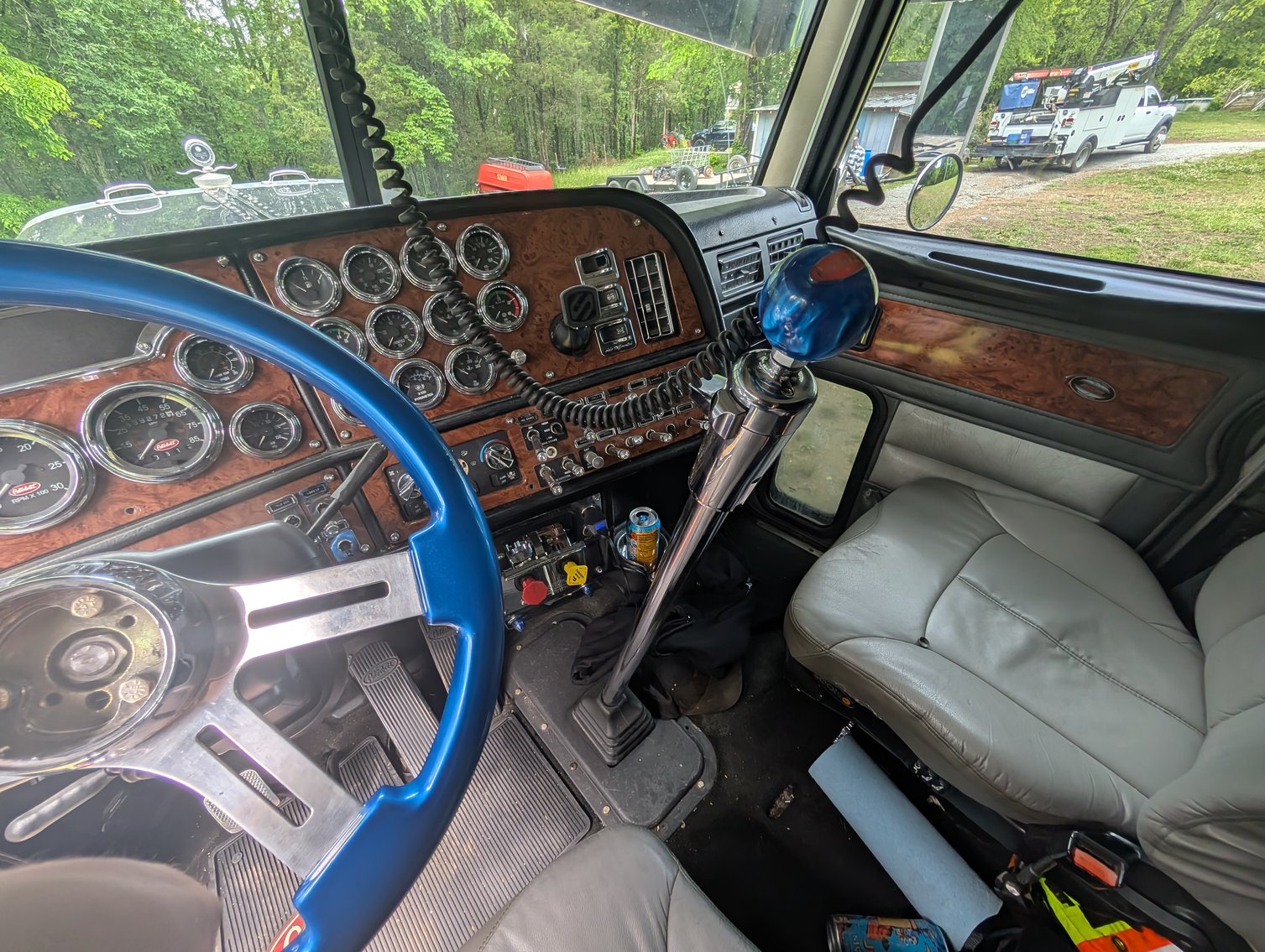 Image for 2005 PETERBILT 379 TANDEM AXLE TRUCK TRACTOR