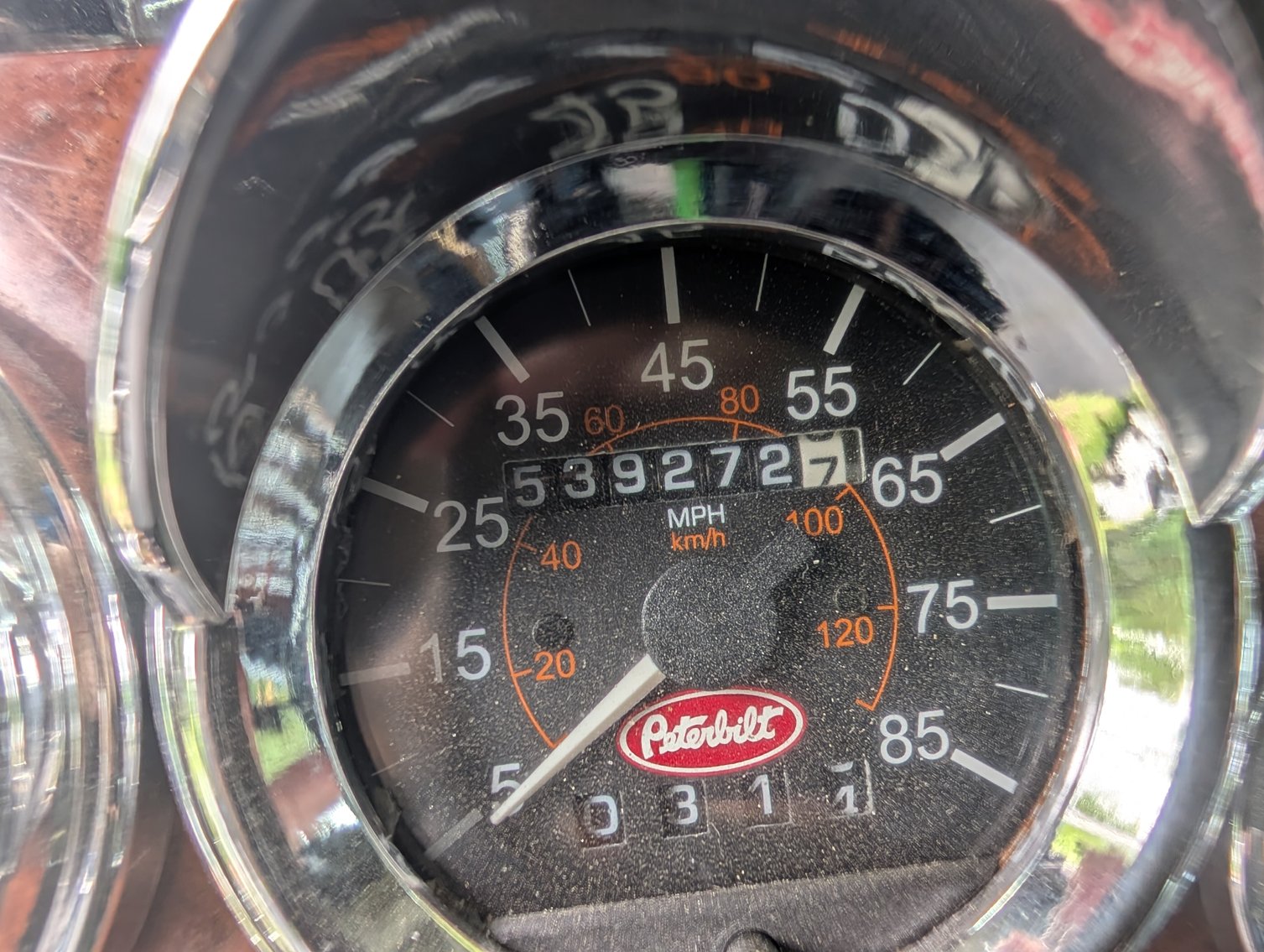 Image for 2005 PETERBILT 379 TANDEM AXLE TRUCK TRACTOR