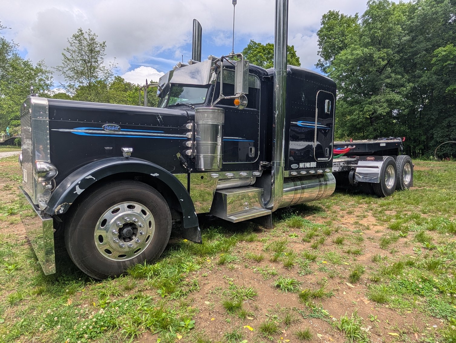 Image for 2005 PETERBILT 379 TANDEM AXLE TRUCK TRACTOR