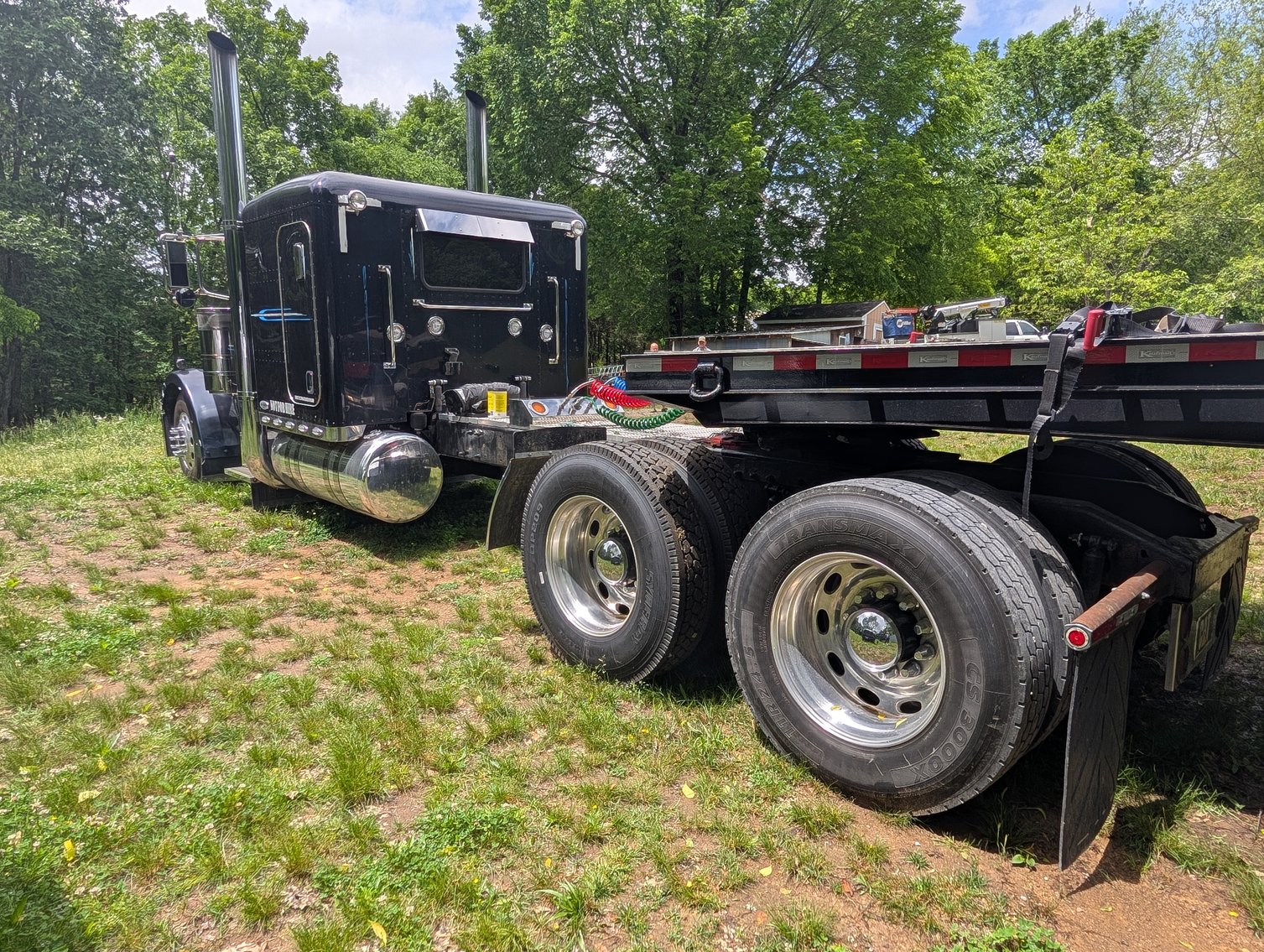 Image for 2005 PETERBILT 379 TANDEM AXLE TRUCK TRACTOR
