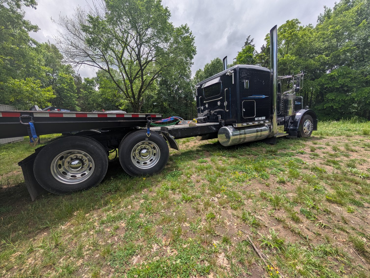 Image for 2005 PETERBILT 379 TANDEM AXLE TRUCK TRACTOR