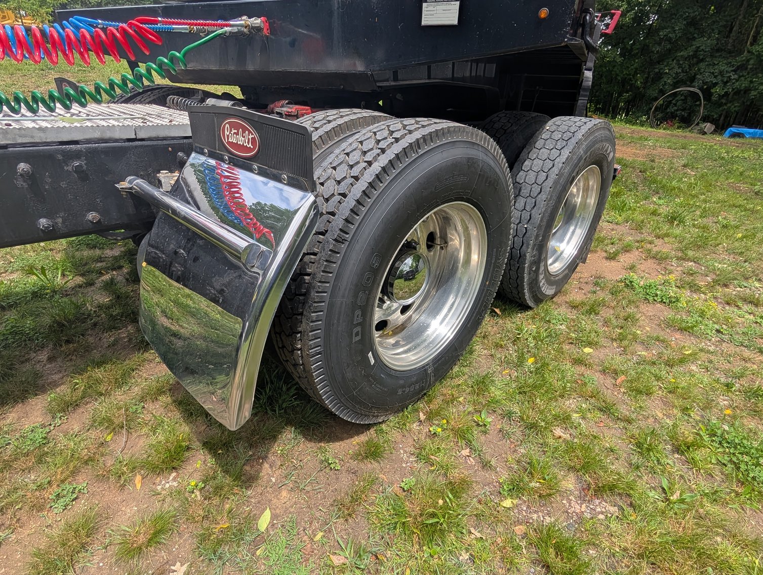 Image for 2005 PETERBILT 379 TANDEM AXLE TRUCK TRACTOR
