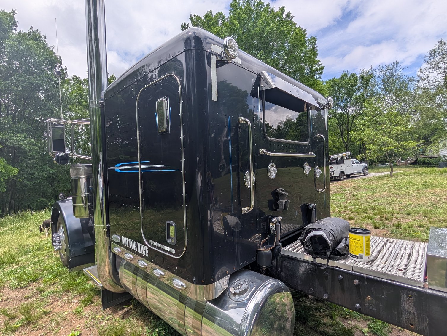 Image for 2005 PETERBILT 379 TANDEM AXLE TRUCK TRACTOR