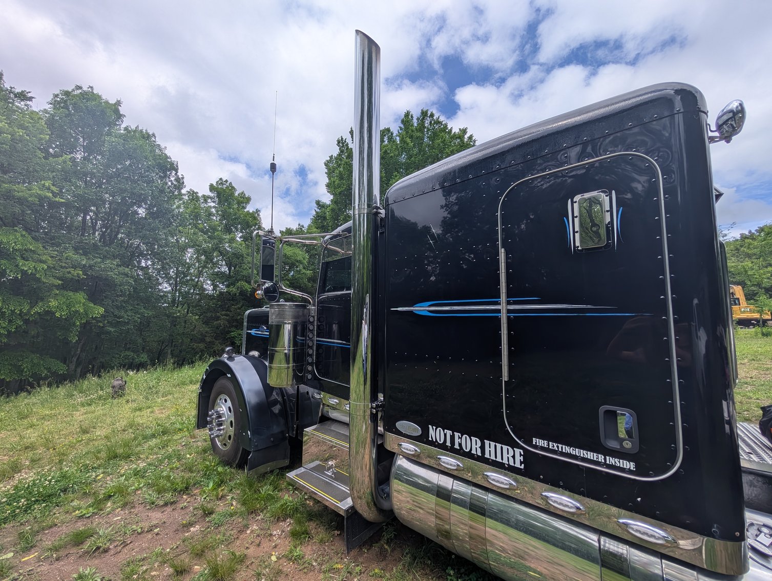 Image for 2005 PETERBILT 379 TANDEM AXLE TRUCK TRACTOR