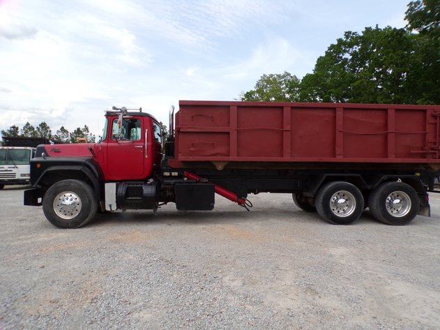 Image for 1996 MACK RD688S