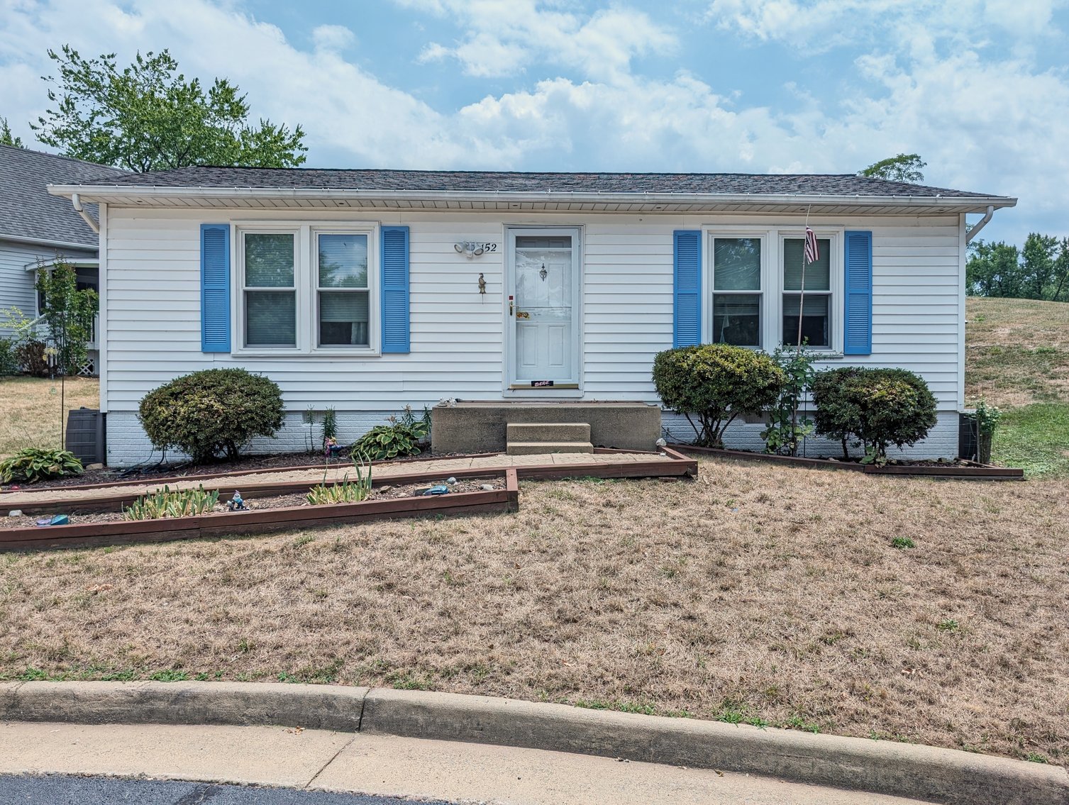 Image for 2 BR/2 BA Home in Oak View Neighborhood of Leesburg, VA--SELLING to the HIGHEST BIDDER!!
