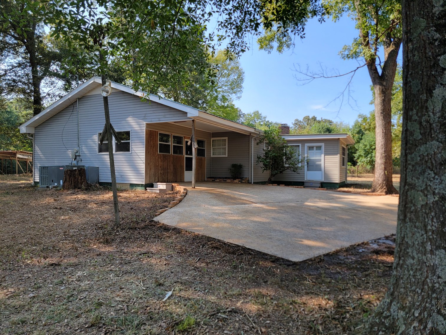 Image for Home with Outbuildings on 9 +/- Acres in Hollywood, Alabama SEPTEMBER 21st 10 AM (CT)