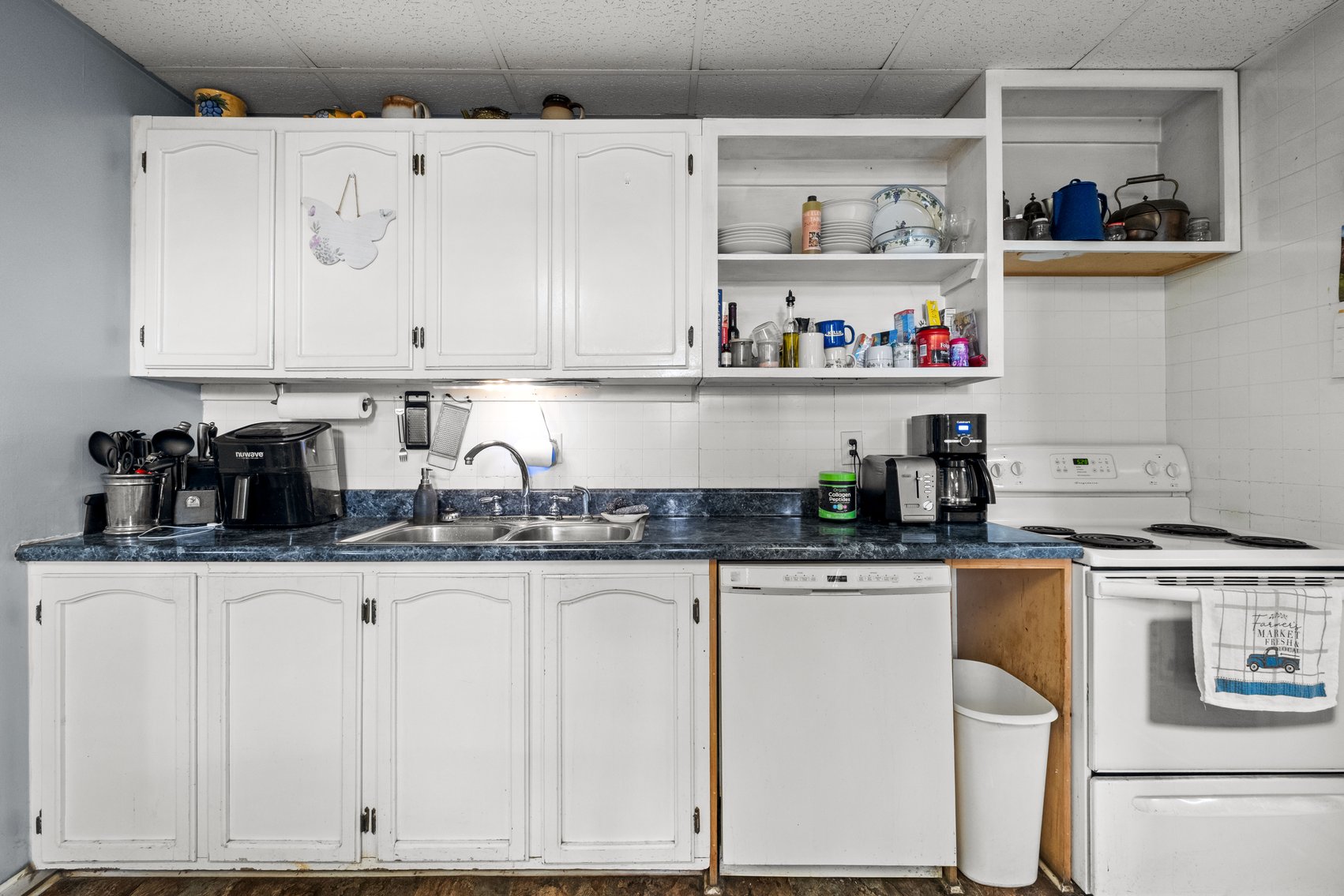 Image for OUTBACK TRAILERS: Turn-key Business and Prime Real Estate