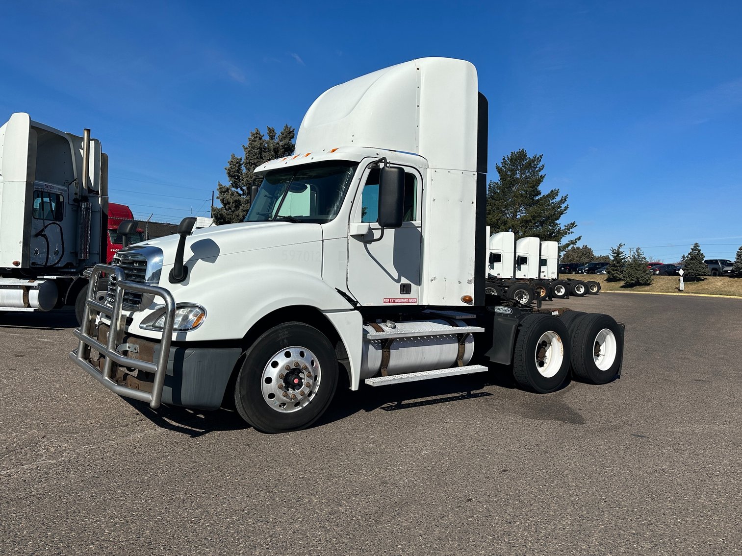 (2) 2017 Freightliner Columbia Day Cab Semis (Glider Kit)