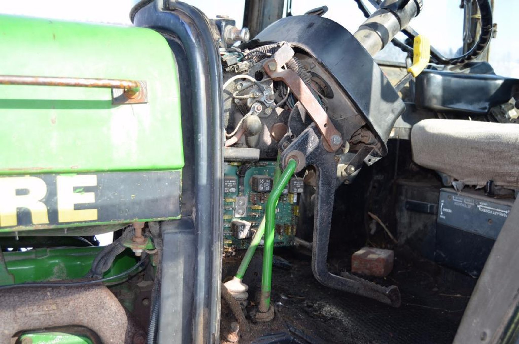 1990 John Deere 4255 Tractor