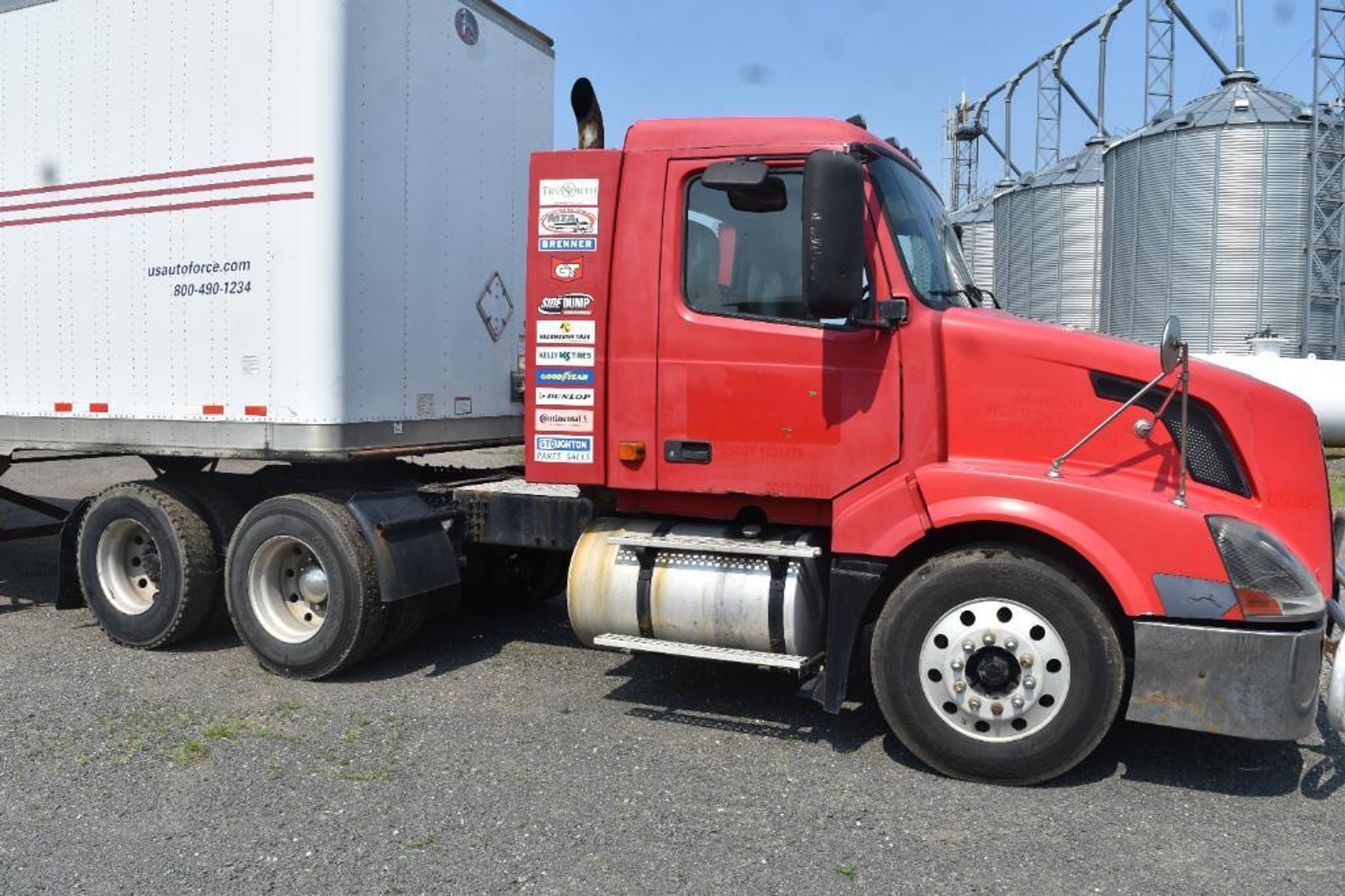 2006 Volvo Semi & 2008 Great Dane 45' Semi Trailer