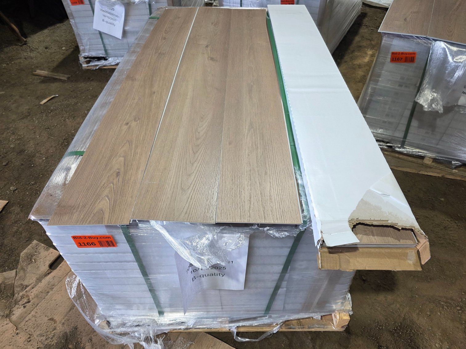 Luxury Vinyl Click Plank Flooring #2 (155118)