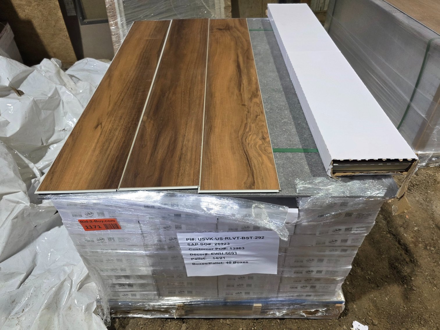 Luxury Vinyl Click Plank Flooring #2 (155118)