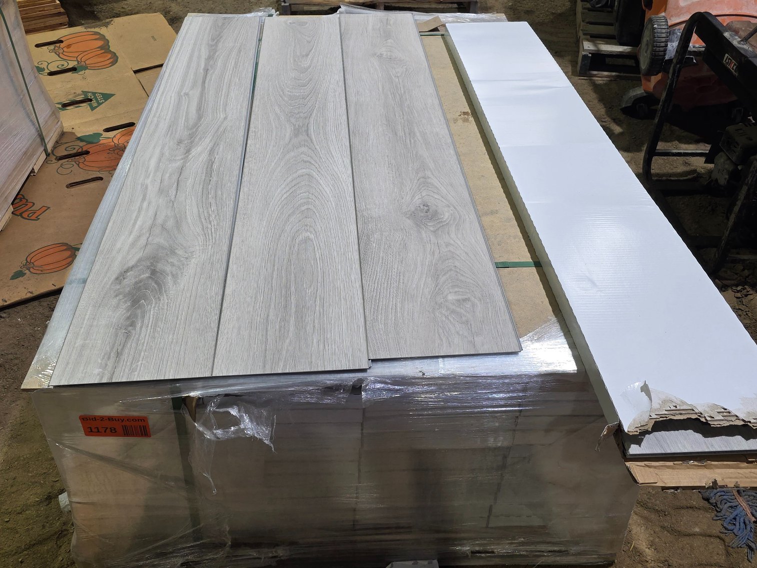 Luxury Vinyl Click Plank Flooring #2 (155118)