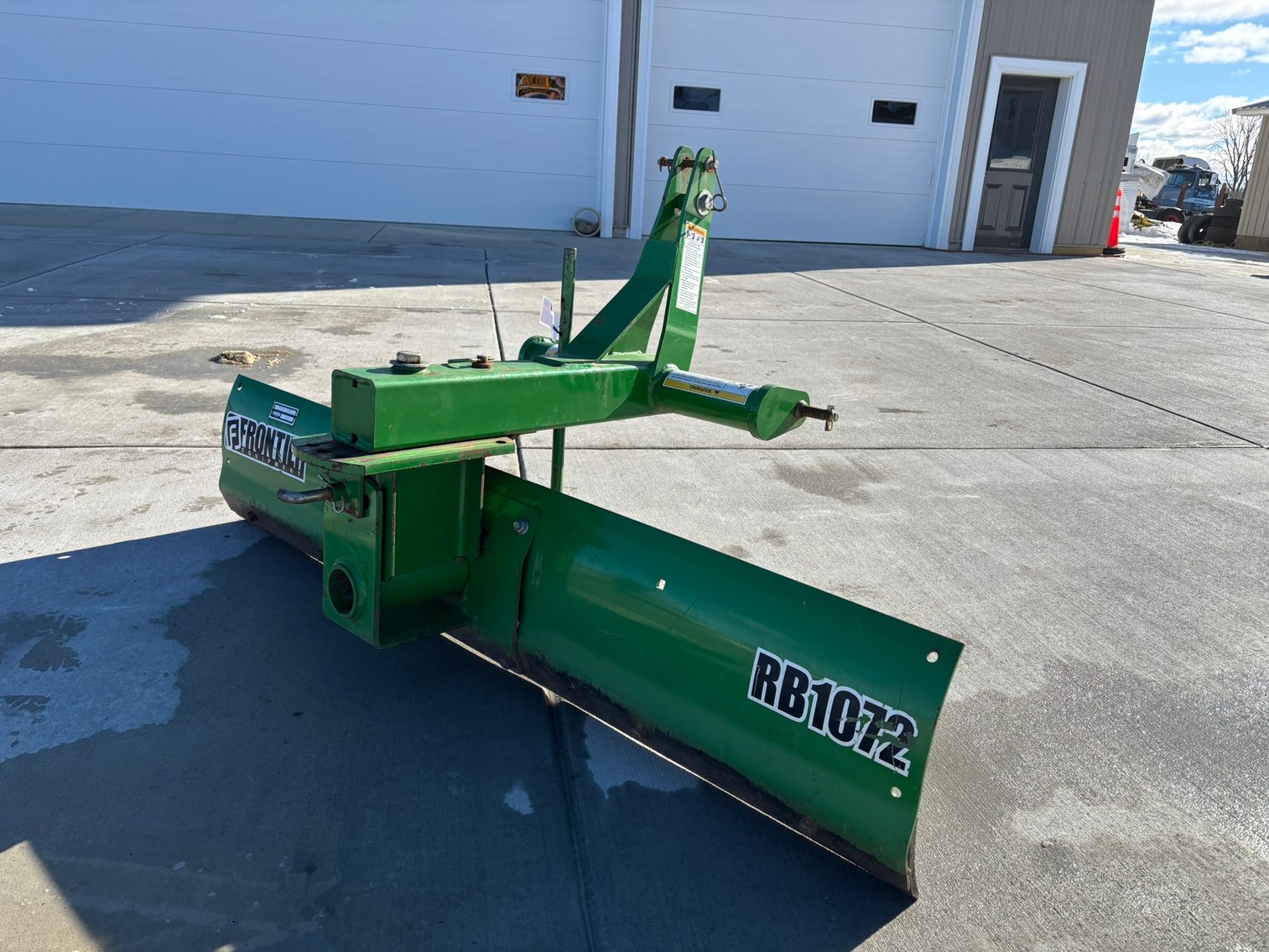 Surplus Construction & Ag Equipment, 2000 GMC C6500 Rollback (156806)