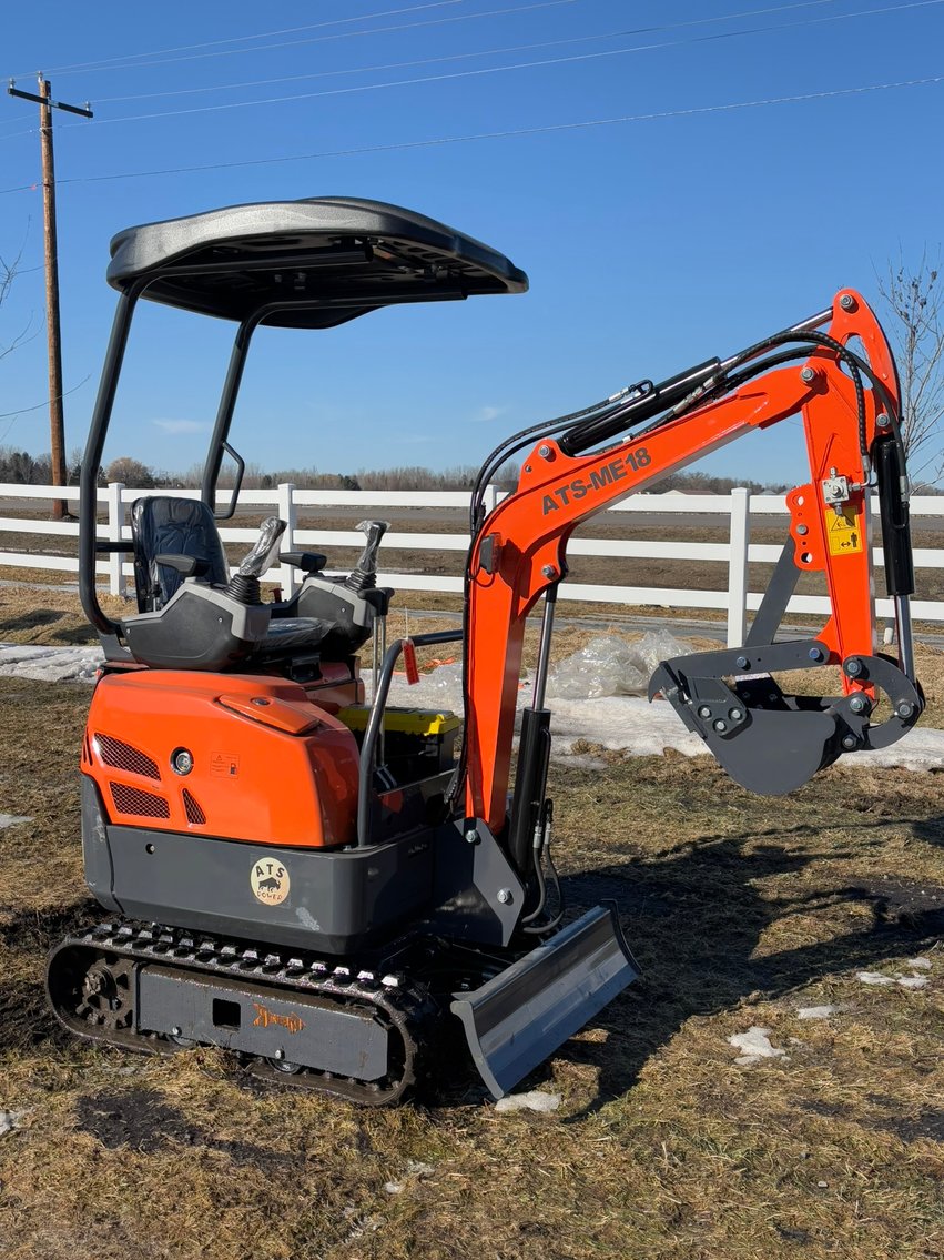 Brand New Mini Excavators (16), Mini Skids (2), Sea Containers & Attachments (155731)