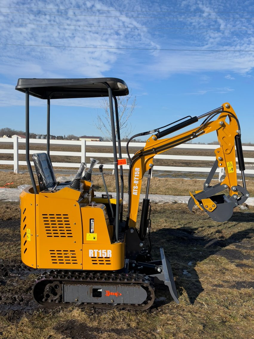 Brand New Mini Excavators (16), Mini Skids (2), Sea Containers & Attachments (155731)