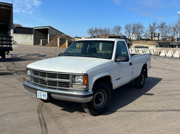 Image for City of Champlin: 1989 GMC Sierra 3500, 2000 Chevrolet Silverado 2500 & Conference Table (158243)