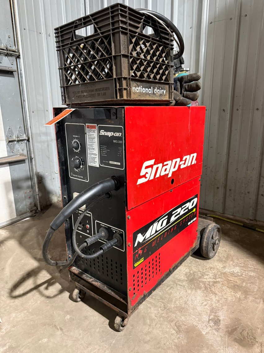 Service Center & Towing Company Auction: Tow Trucks, Snap-On Tools & Shop Equipment (158411)