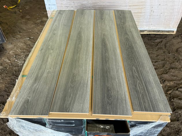 Image for 13 Pallets Flooring: Vinyl, Laminate & Engineered Hardwood #5