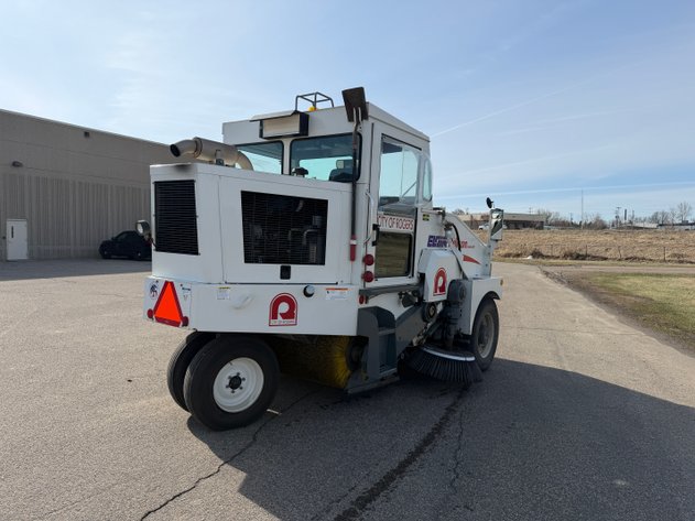 Image for City of Rogers: 2004 Elgin Pelican Series SE Sweeper (160011)