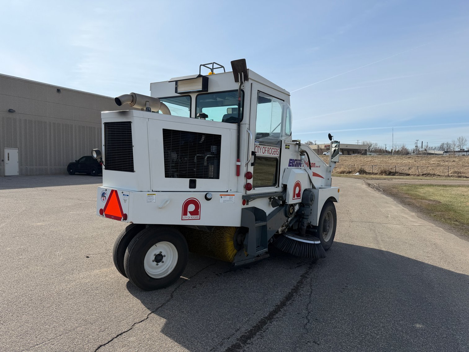 City of Rogers: 2004 Elgin Pelican Series SE Sweeper (160011)
