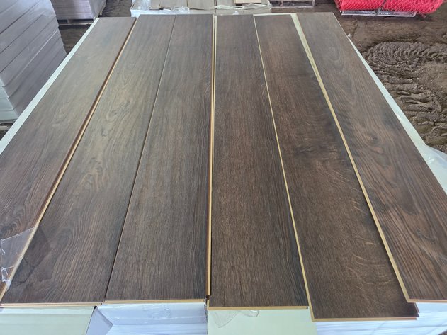 Image for 19 Pallets of Laminate Click Plank Flooring: #6