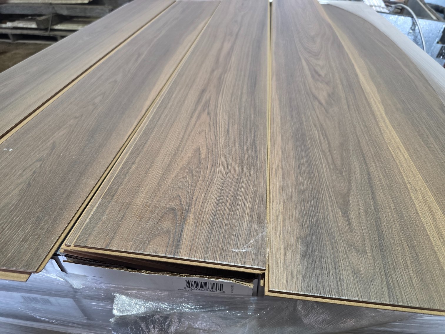 19 Pallets of Laminate Click Plank Flooring: #6 (160964)