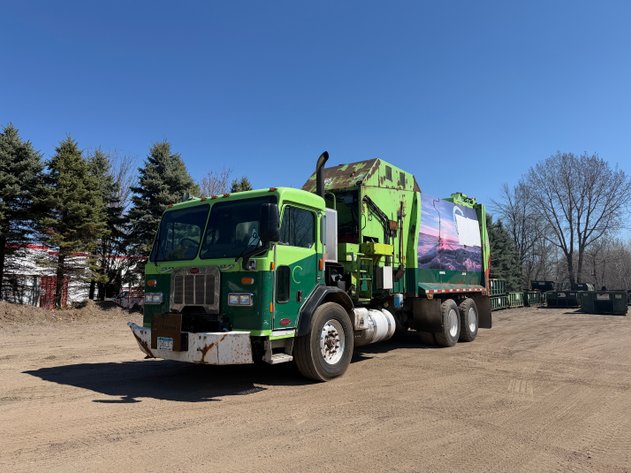 Image for 2016 Peterbilt 320 Garbage Truck