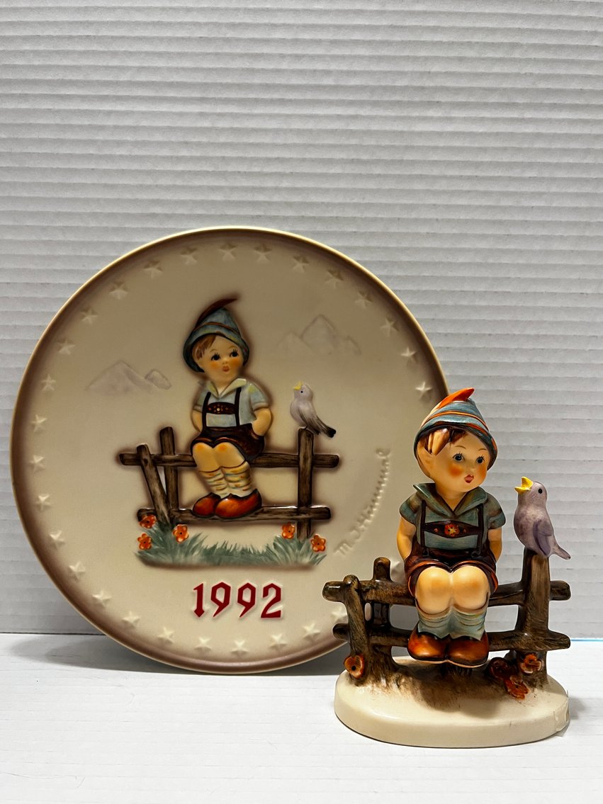 Lifelong Collection of Furniture, Collectibles & Glassware: Hummel, Fenton & Red Wing Pottery