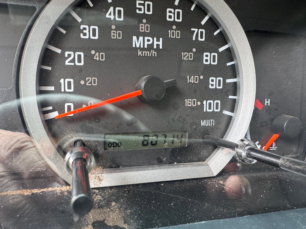 2016 Isuzu NPR Box Truck