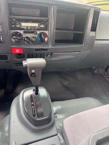 Image for 2016 Isuzu NPR Box Truck