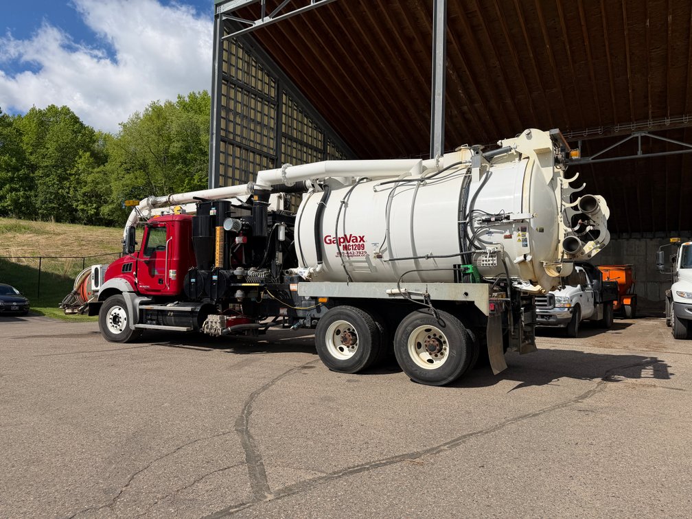 Opening Soon: 2010 Mack GapVax MC1209 Vacuum Truck