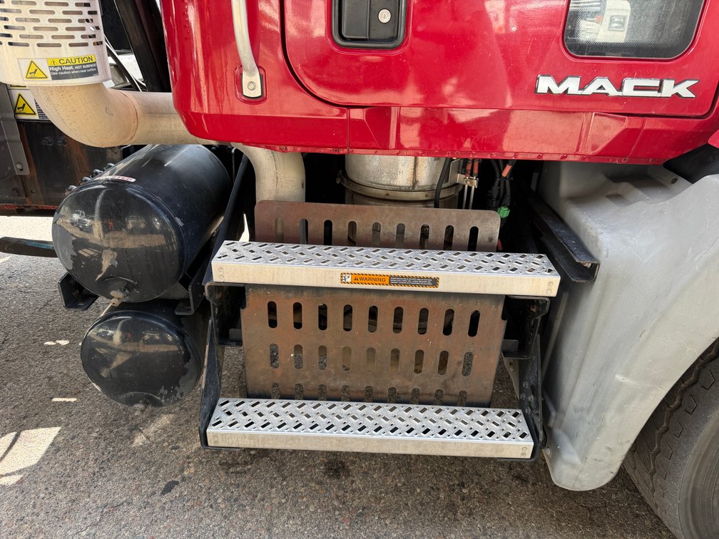 Opening Soon: 2010 Mack GapVax MC1209 Vacuum Truck