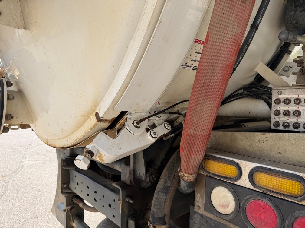 Opening Soon: 2010 Mack GapVax MC1209 Vacuum Truck