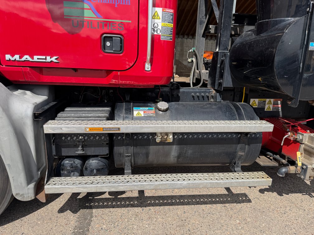 Opening Soon: 2010 Mack GapVax MC1209 Vacuum Truck