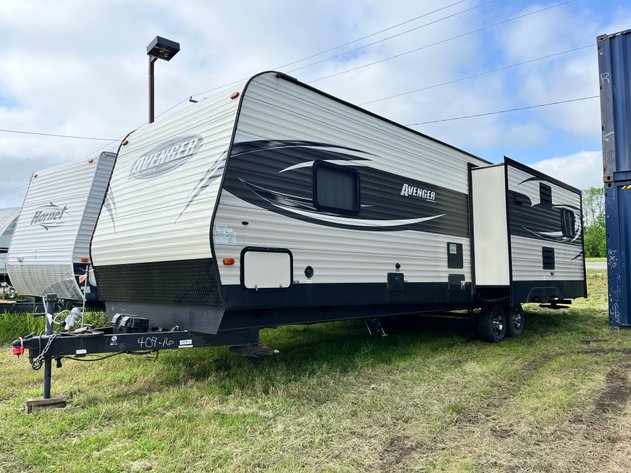 Image for (16) Campers: Motorhome, Park Model, Travel Trailers & 5th Wheels (142607)