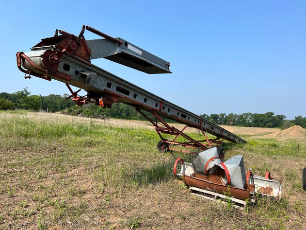 Image for Estate Farm Machinery Auction: Tractors, Implements & More (142561)