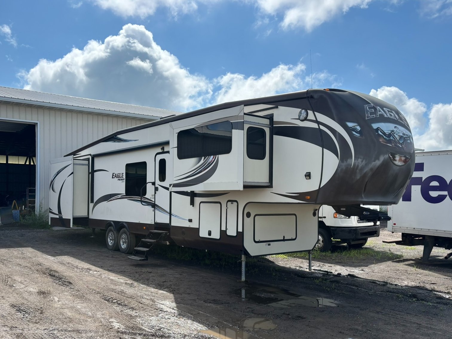 Multi-Location Auction: Motorhomes, Boats, Campers & Pop-Up Trailers (137316)