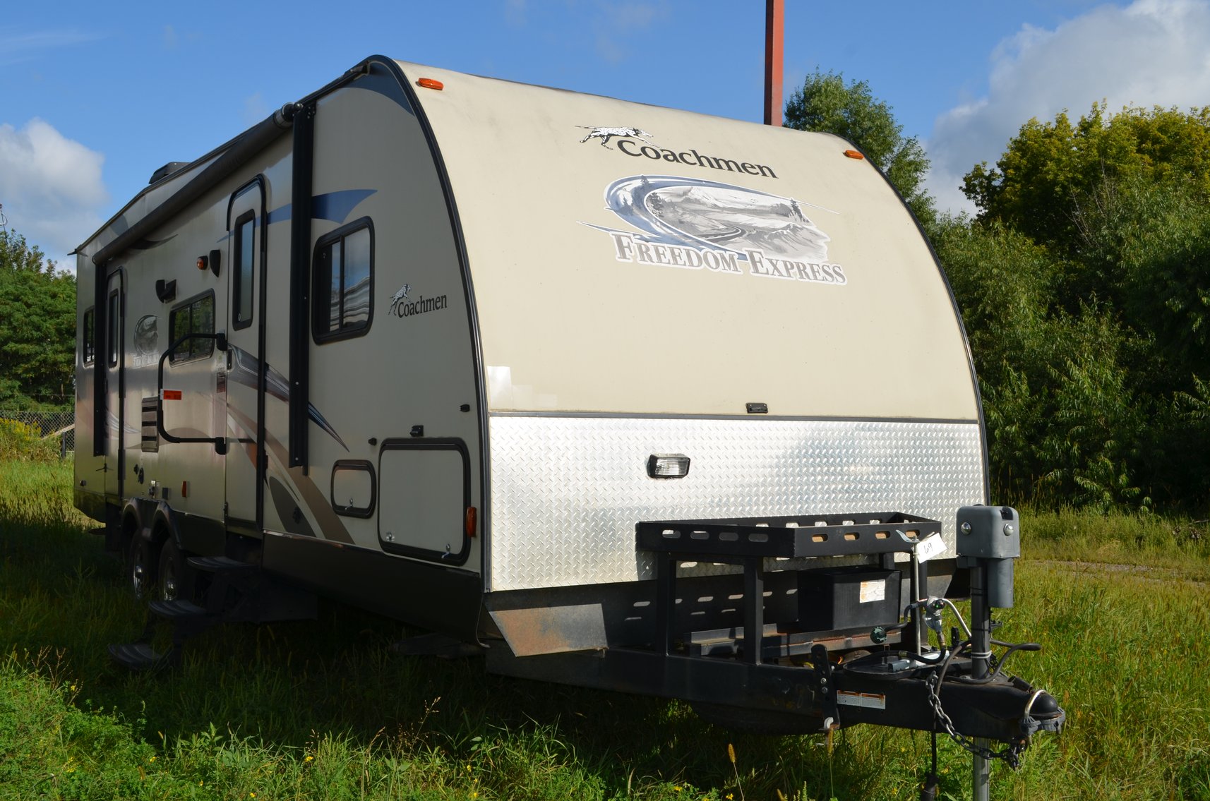 Multi-Location Camper Auction: Coachman Motorhome, (2) Pop Up Campers, Travel Trailers, 5th Wheels (149649)