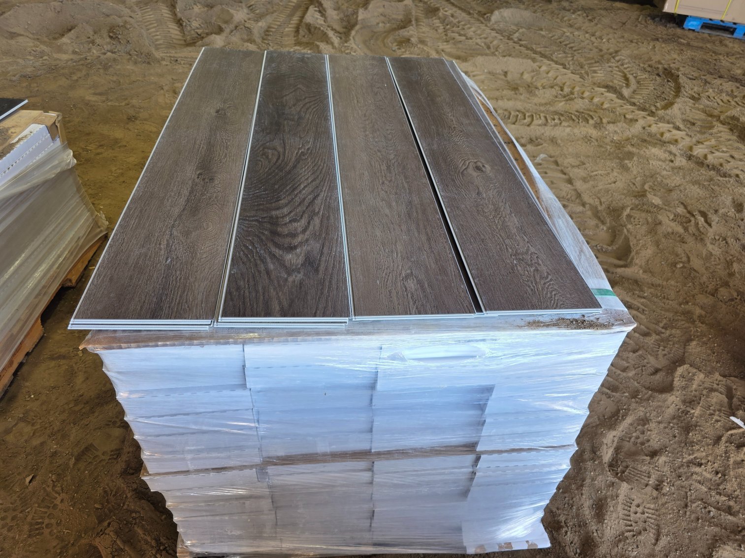 Waterproof Luxury Vinyl Click Plank Flooring (150934)