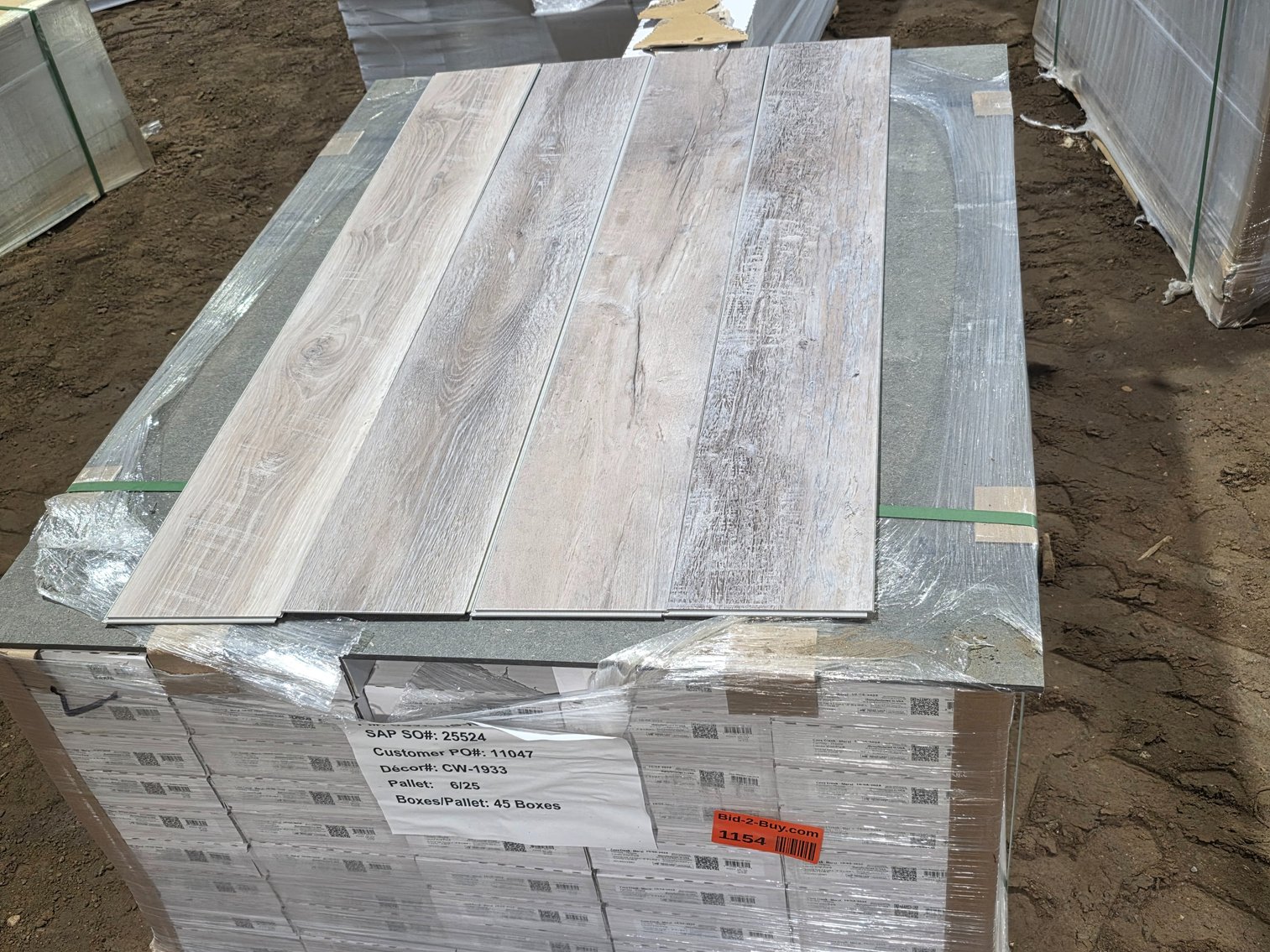 Waterproof Luxury Vinyl Click Plank Flooring (151894)