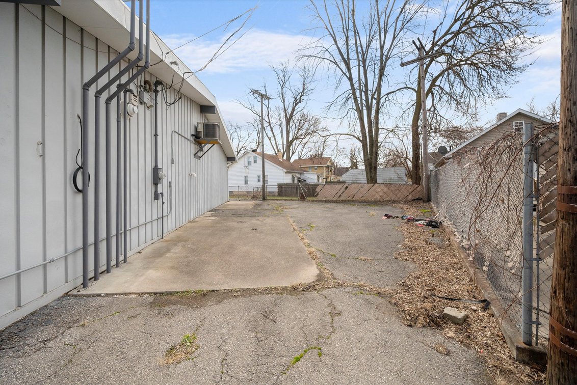 Image for FOR SALE: 1901 W Sylvania Ave Toledo, OH 43613