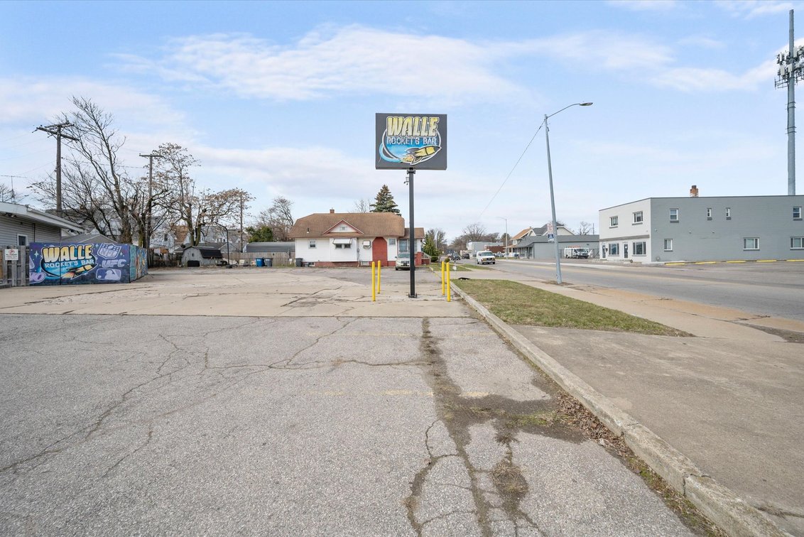 Image for FOR SALE: 1901 W Sylvania Ave Toledo, OH 43613