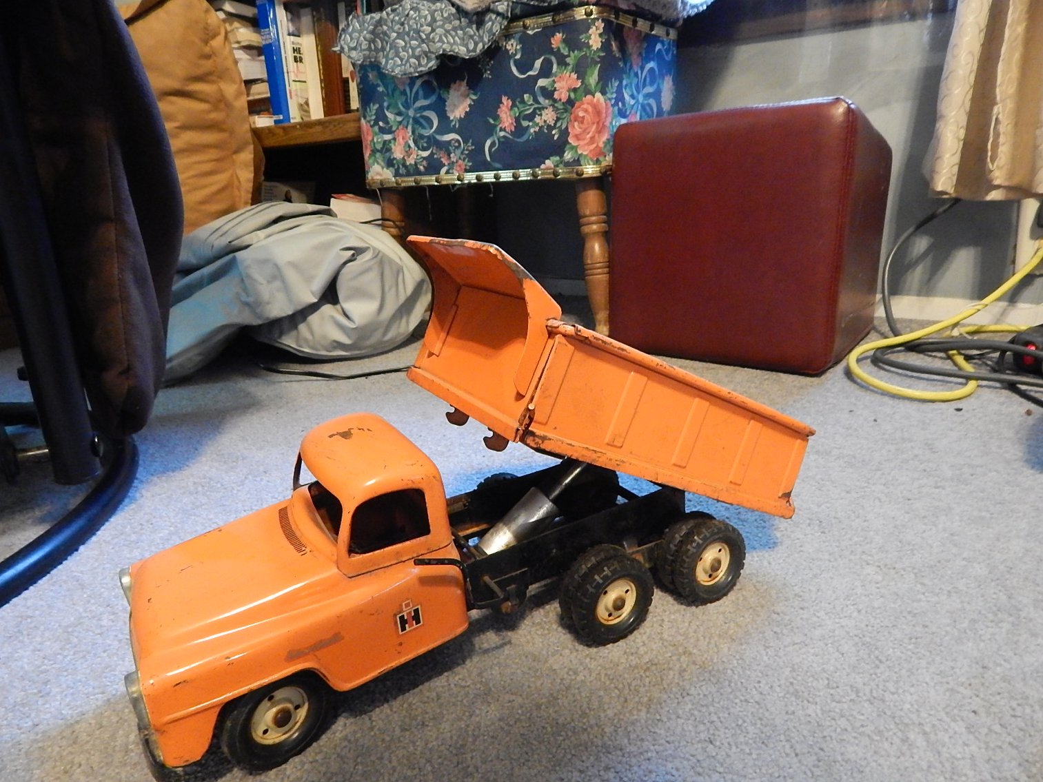 Image for DELETE:  JERRY KOHLS